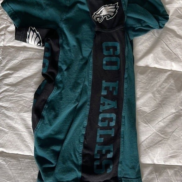 Philadelphia Eagles T-Shirt - Mens Medium - Unique design. - Picture 5 of 7